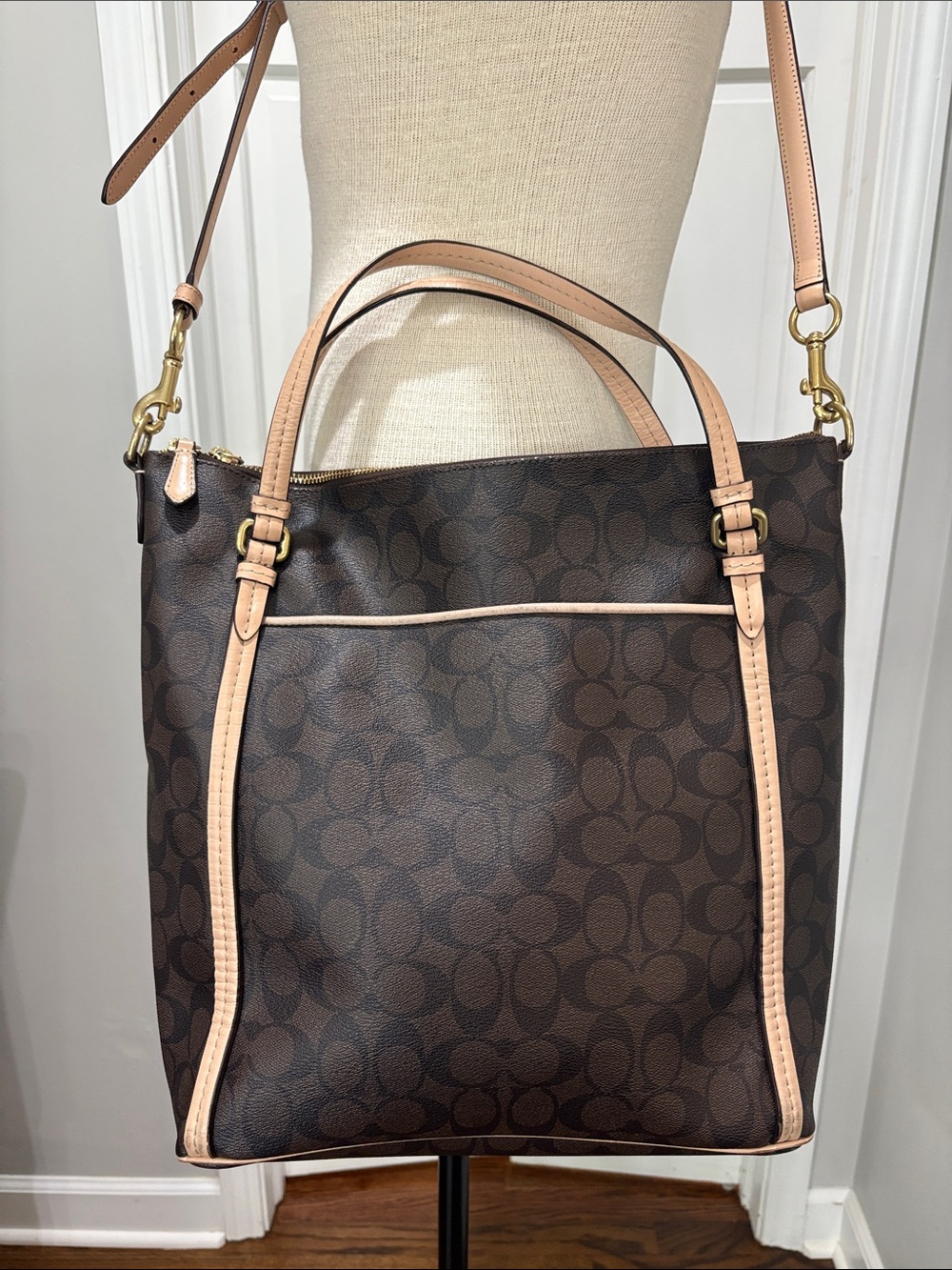 Coach Peyton Signature brown coated leather large purse - Picture 7 of 16